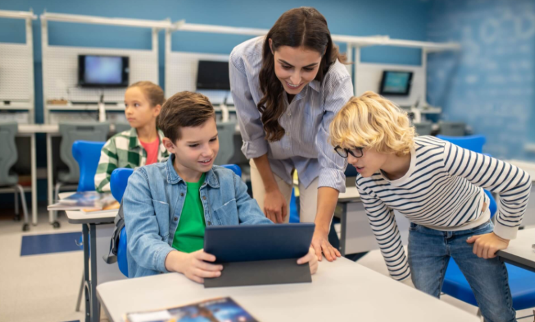 Click, Connect, Learn: The Best Digital Tools That Power Hybrid Classrooms